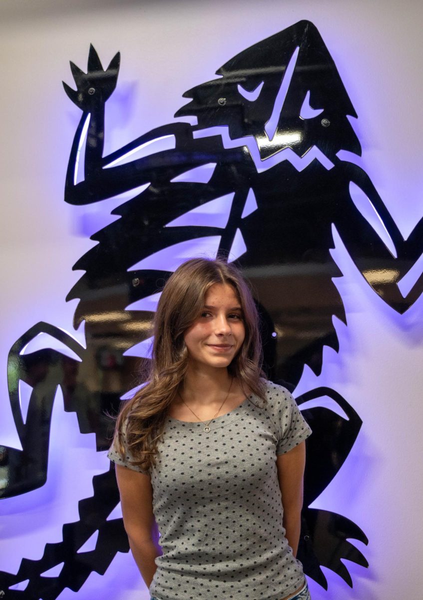 Staff Bio: Mia De La Torre